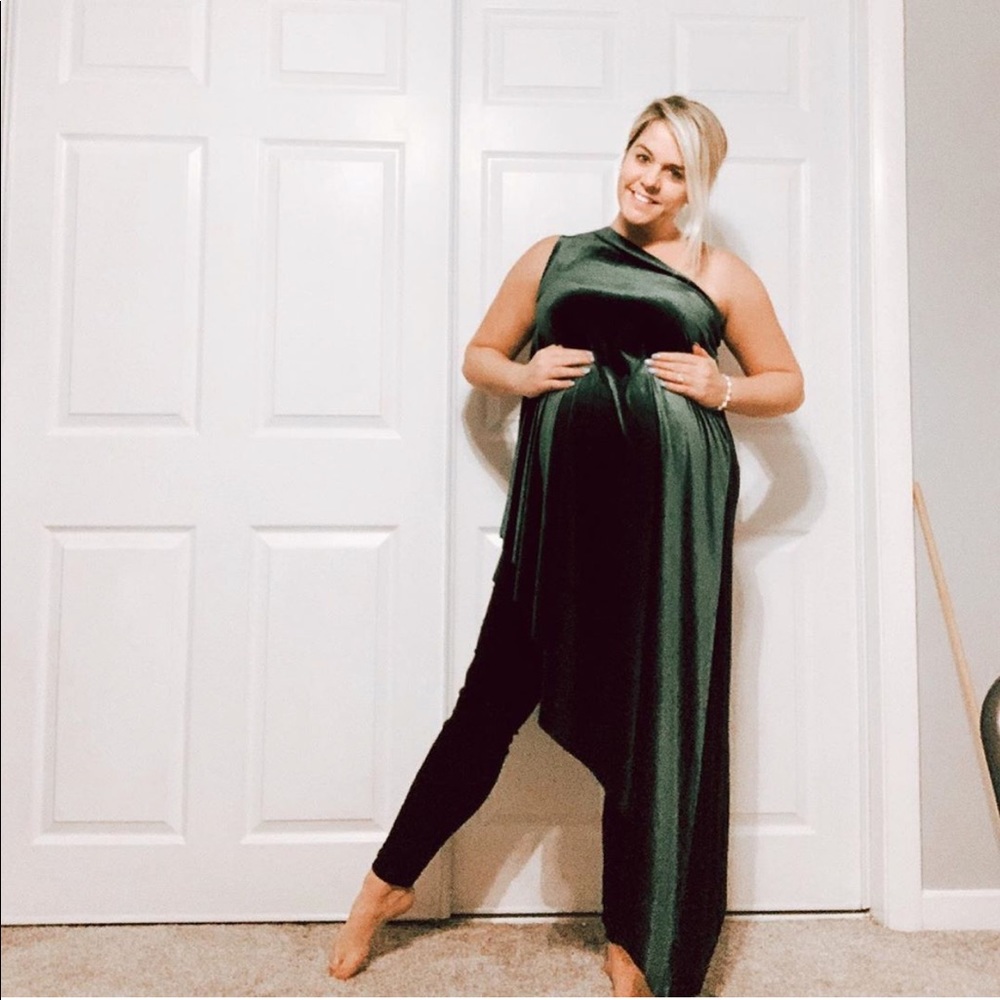 One shoulder green velvet dress